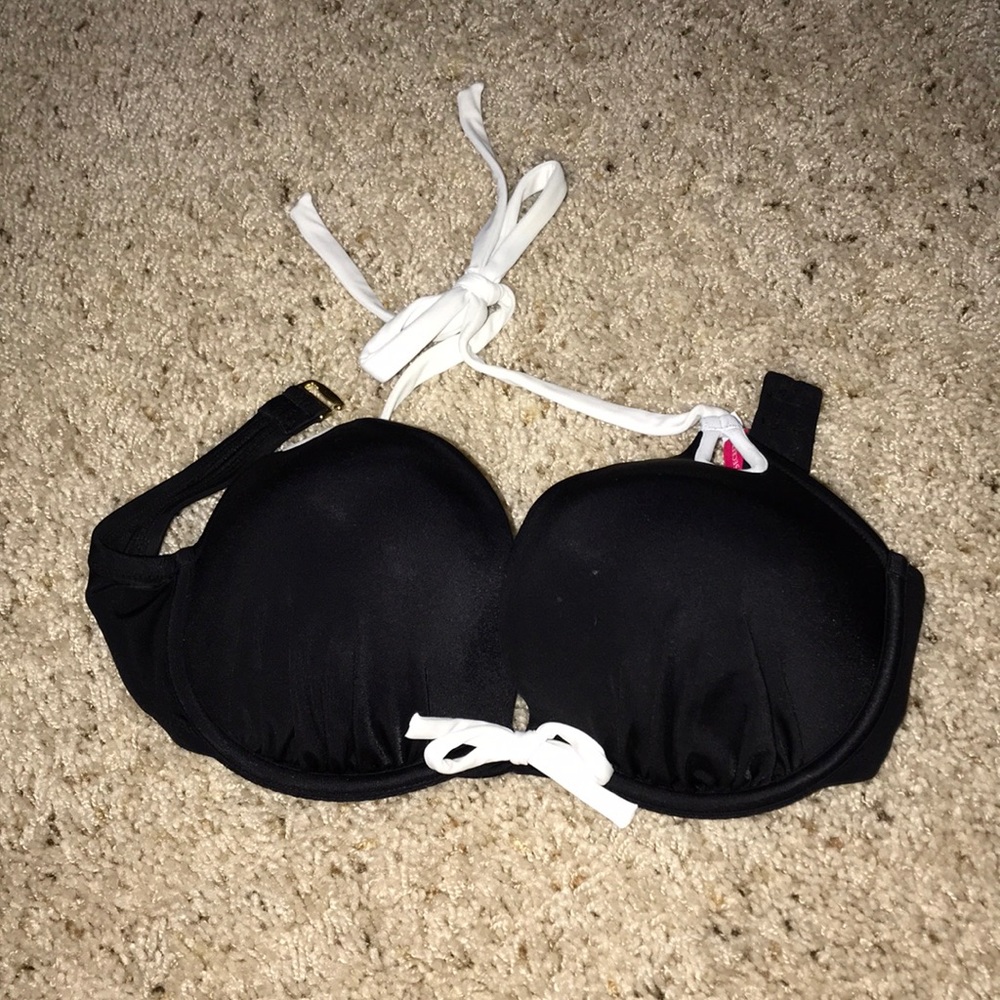 NWOT Victoria’s Secret bikini top